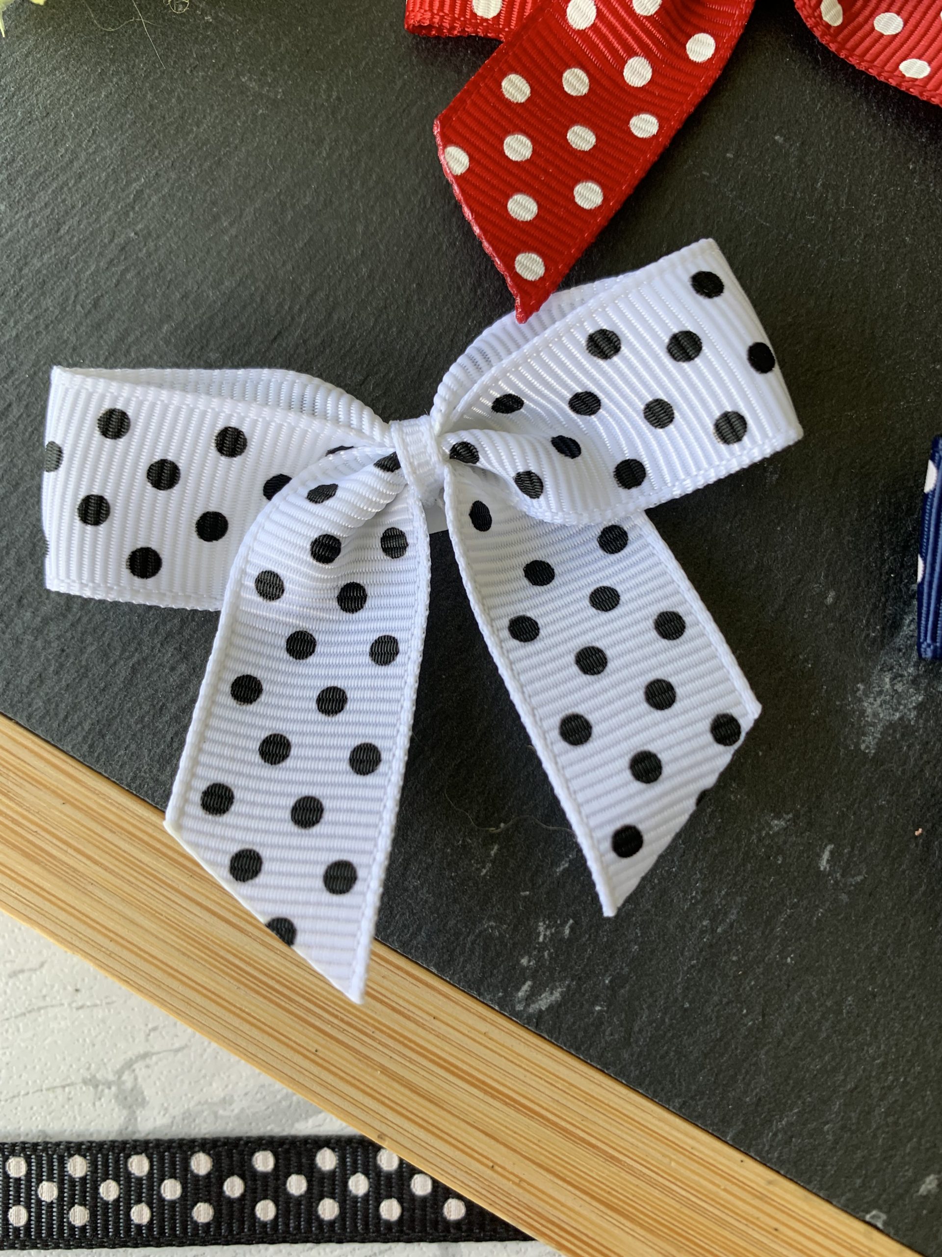 Spotty Cross Grain Bow (Self adhesive, pack of 10) - Image 3