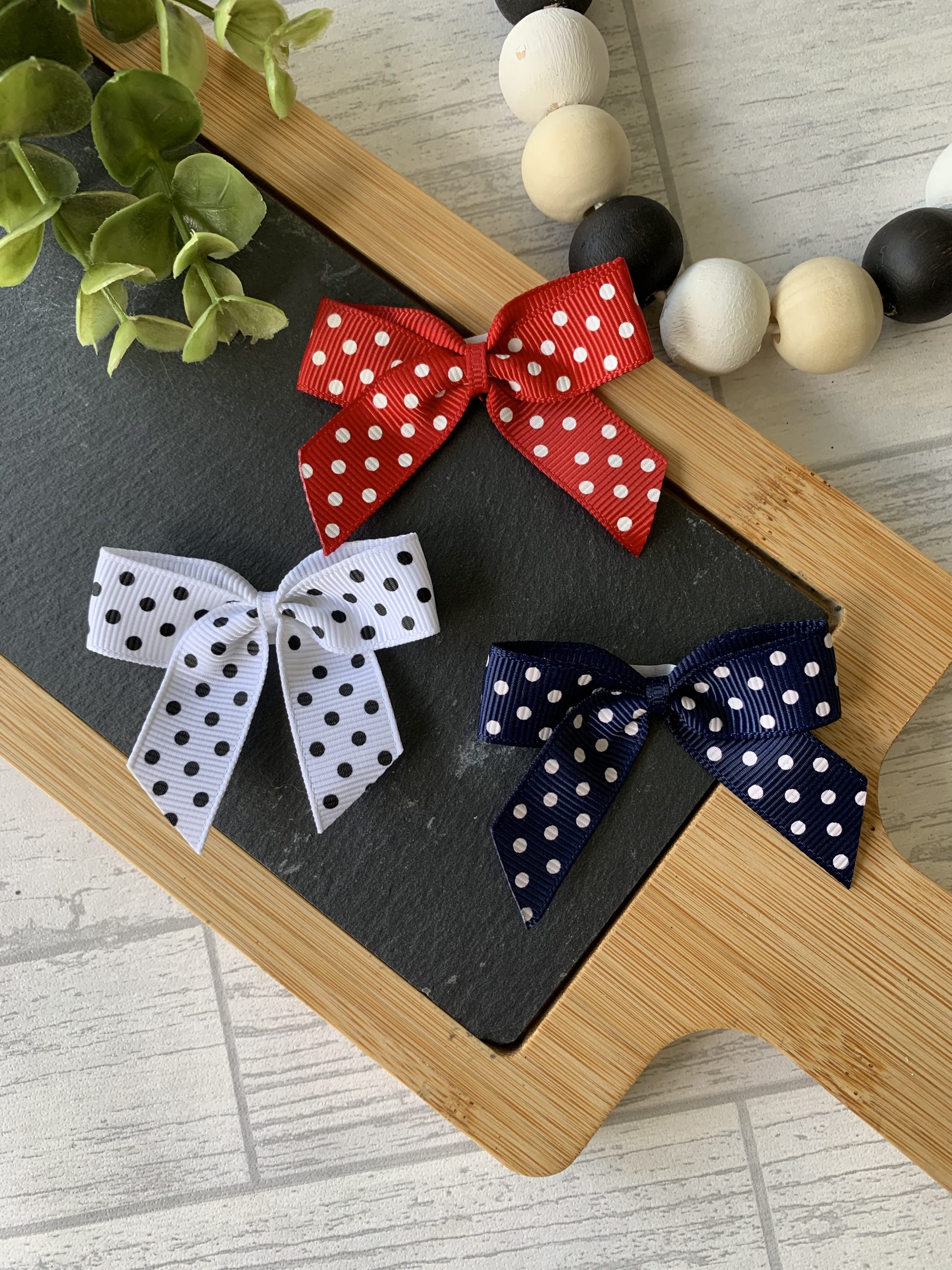 Spotty Cross Grain Bow (Self adhesive, pack of 10)