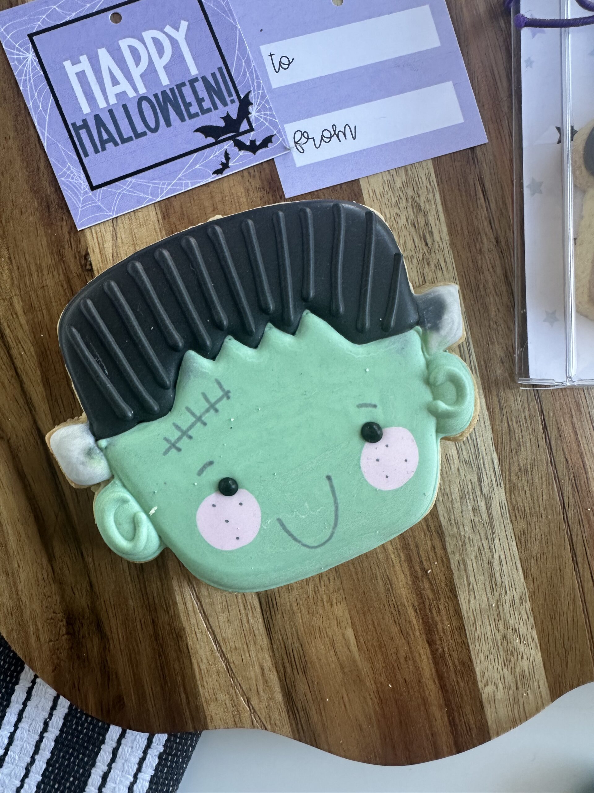 Large Individual Character Cookies - Frank & Winnie - Image 2