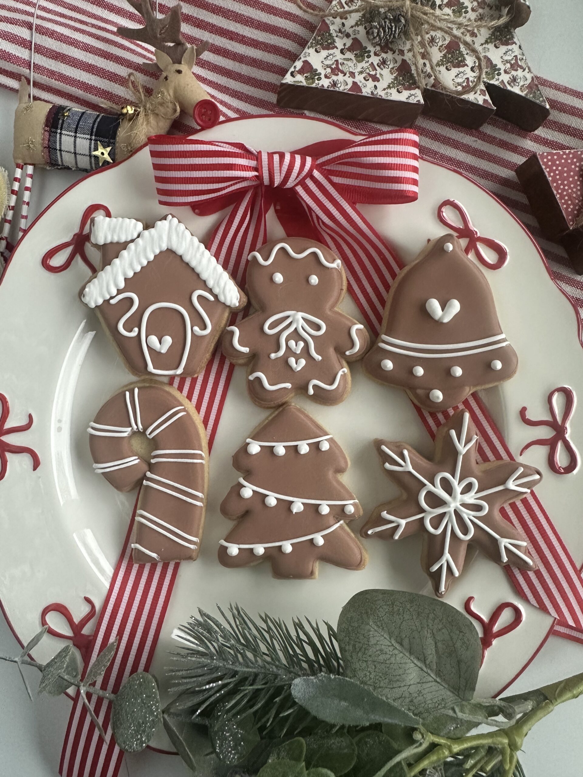 6 x Mini Cookies - Gift Boxed - Gingerbread style - Image 2
